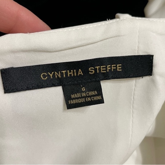 🤍🤍 EUC white Cynthia Steffe dress size 6 white unique but simple dress - Picture 4 of 6